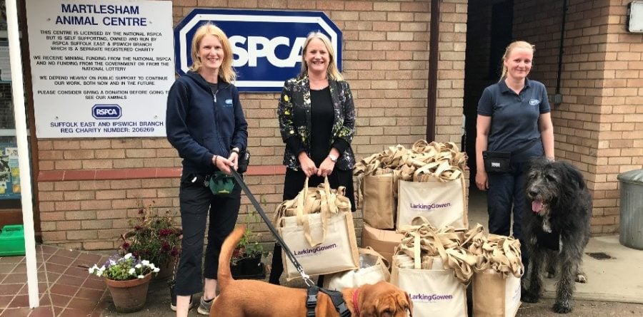 Local accountancy firm gifts branded bags to RSPCA